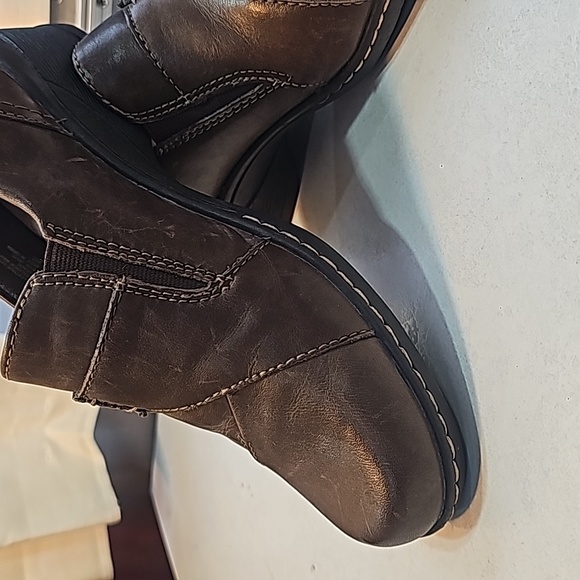 Earth Origins Leather Shoes - Picture 3 of 7